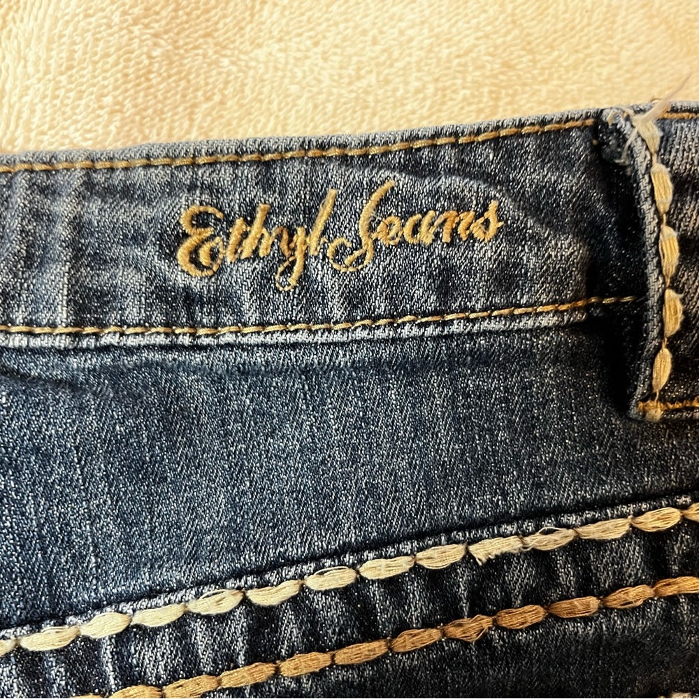 Ethyl classic jeans- beautiful embellished- cool stitching- size 10